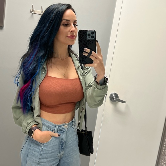 Meet your Posher, Liz - Picture 5 of 6